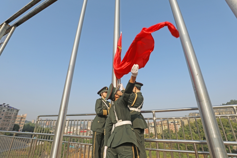 升旗仪式 (2).JPG