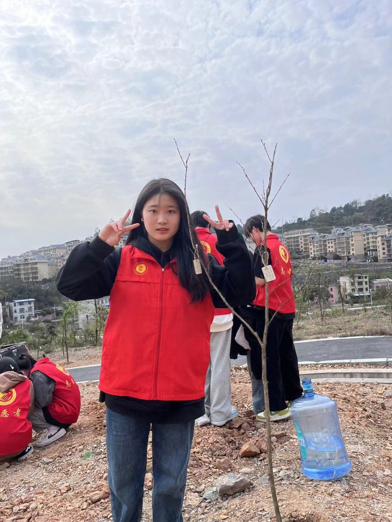唐艺榕.jpg
