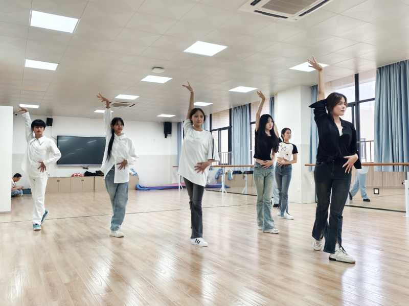 7-拉丁舞社1.jpg
