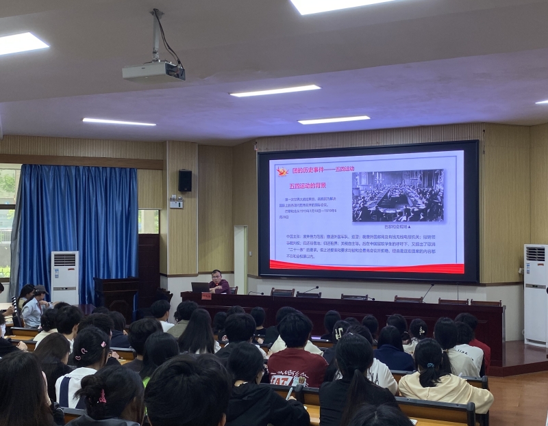 邓志强《不忘来时路 青年当自强》.jpg